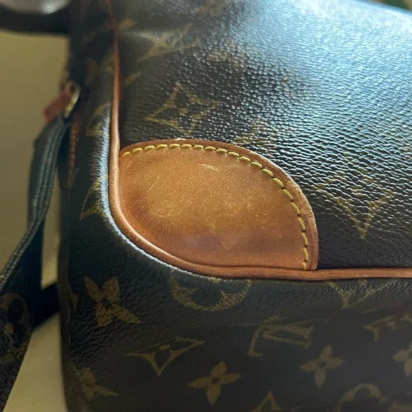 100% Authentic Louis Vuitton Vintage Monogram Canvas Nile Messenger Bag - Picture 12 of 16